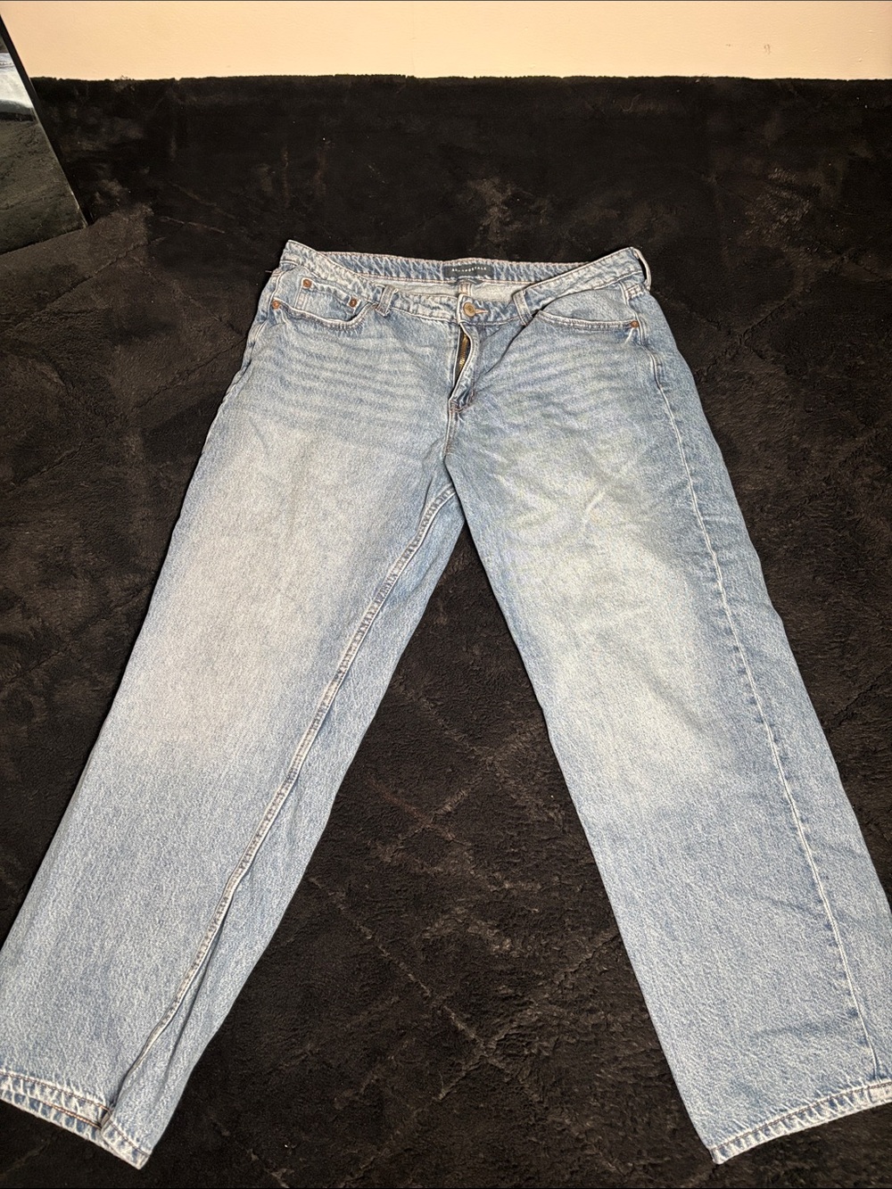 Aeropostale Light Wash Women's Straight-Leg Low Rise Jeans